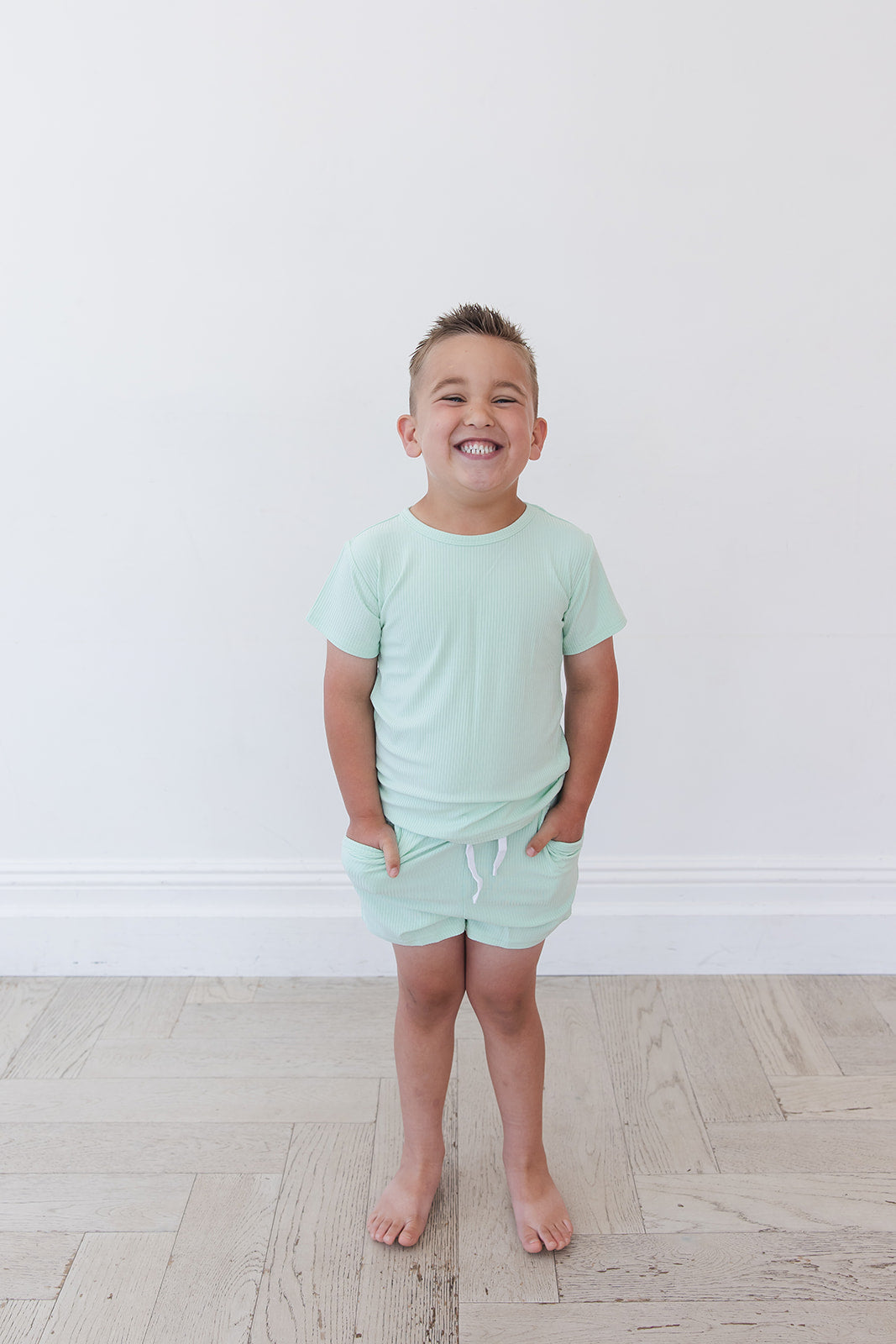 (SOLID, ribbed) Lion Around - Pocket Short Set