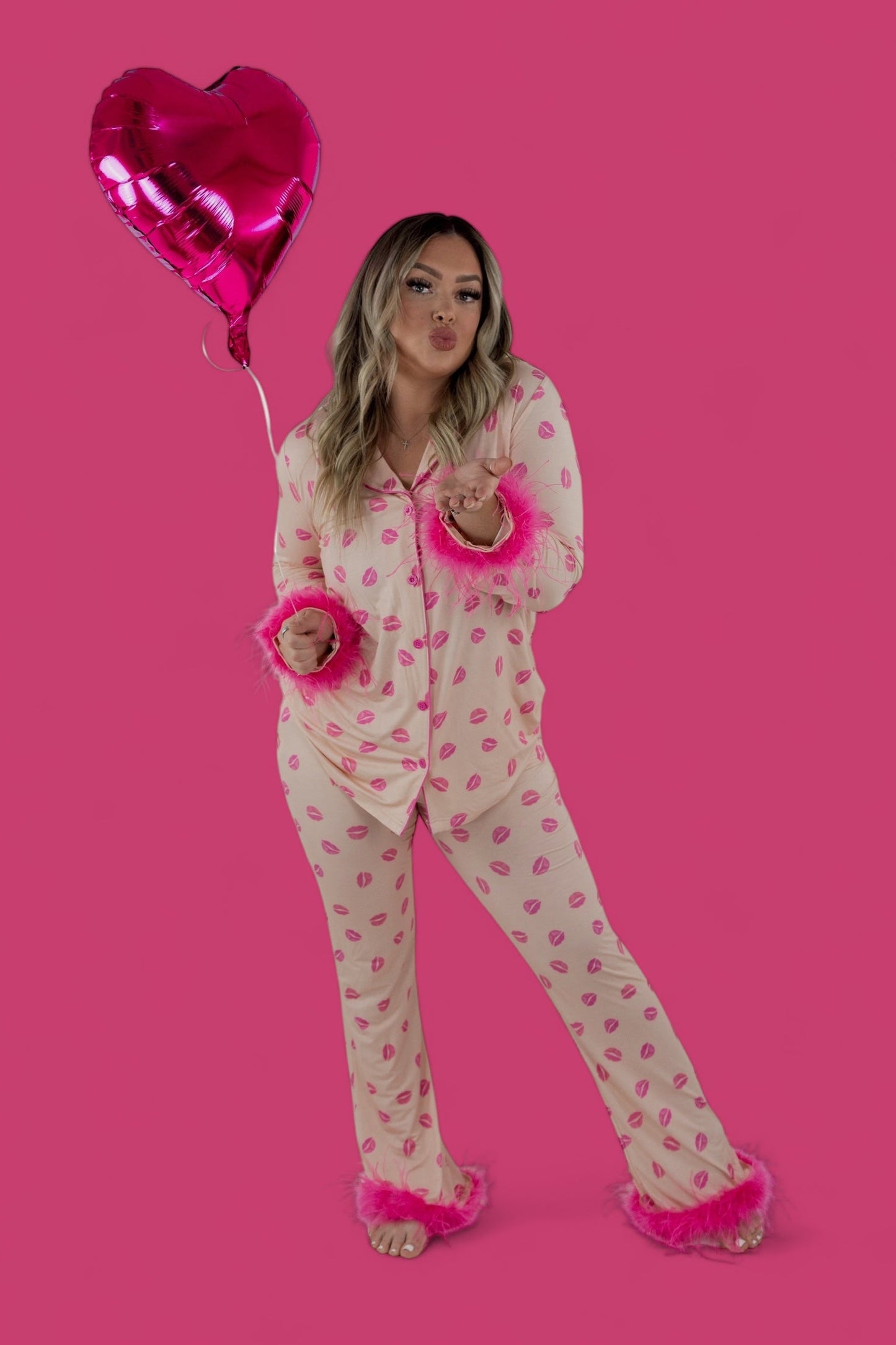 PUCKER UP FEATHERED WOMEN’S RELAXED FLARE DREAM SET