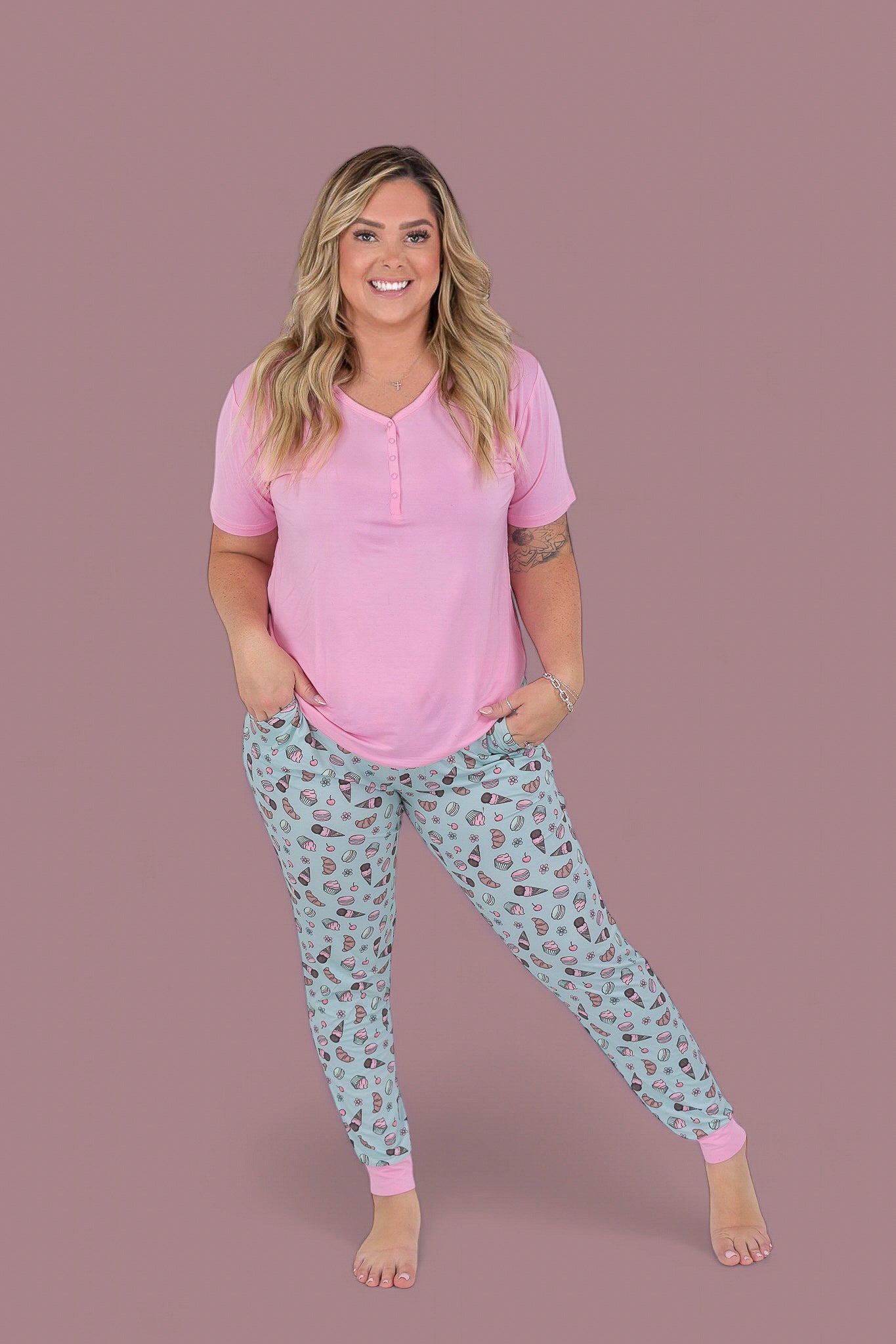 EXCLUSIVE BERRY CUTE BAKERY WOMEN’S JOGGER DREAM SET