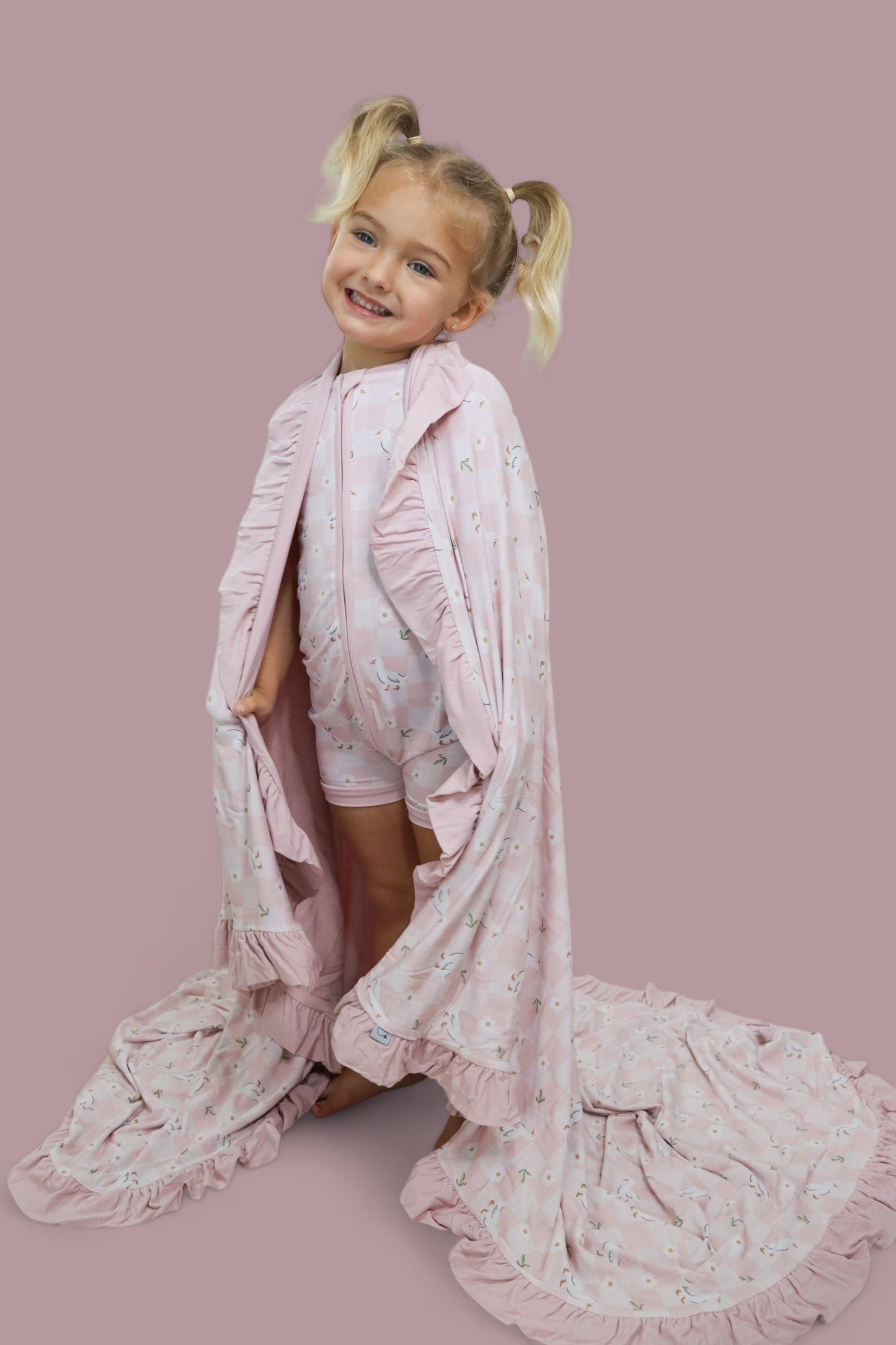 EXCLUSIVE DUCKS AND DAISIES DREAM SHORTIE