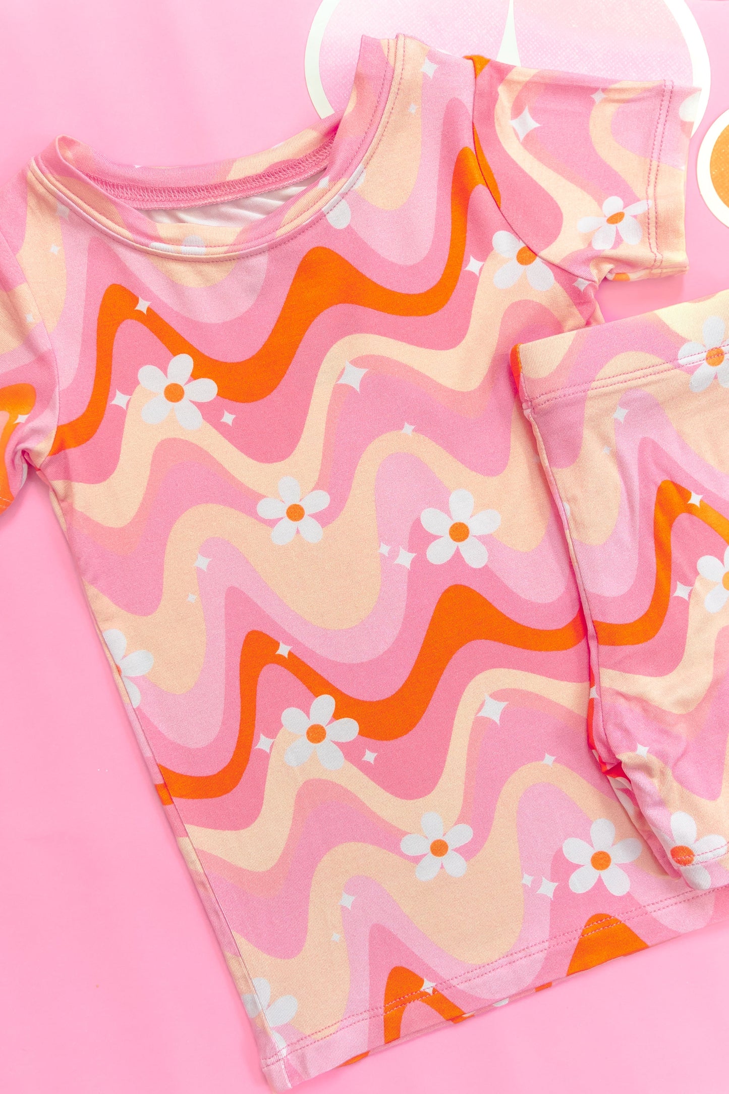 GROOVY FLORAL DREAM SHORT SET
