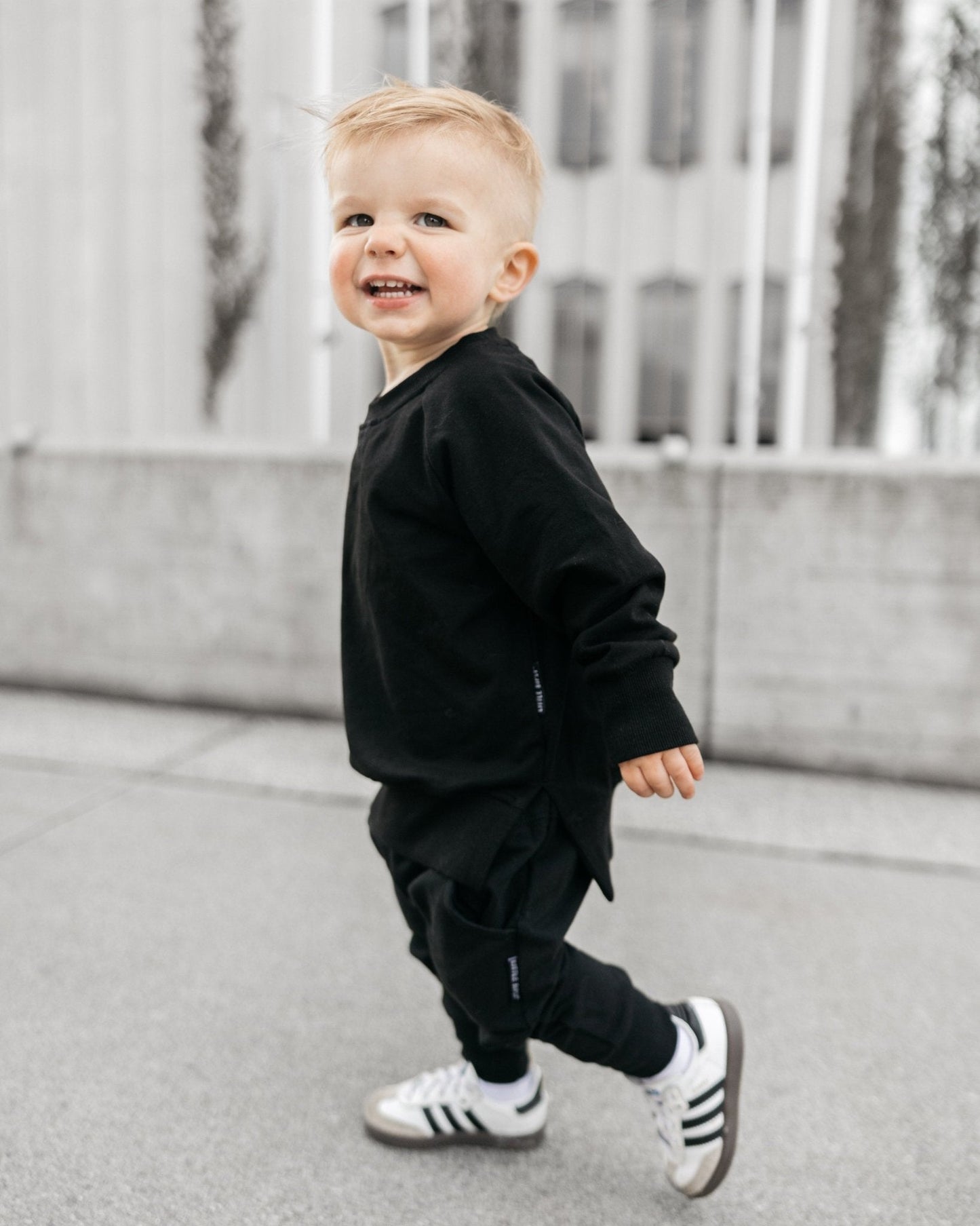 Pullover - Black